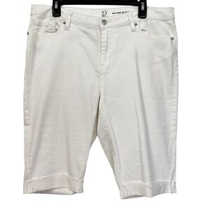 NWT NY&Co. White Denim Bermuda Shorts Mid Rise Raw Edge Cuffed Hem Women’s Sz 16